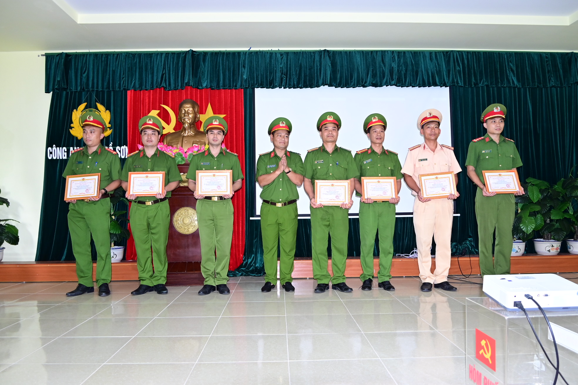 Khối Công an quận: Tự kiểm tra điều lệnh Công an nhân dân